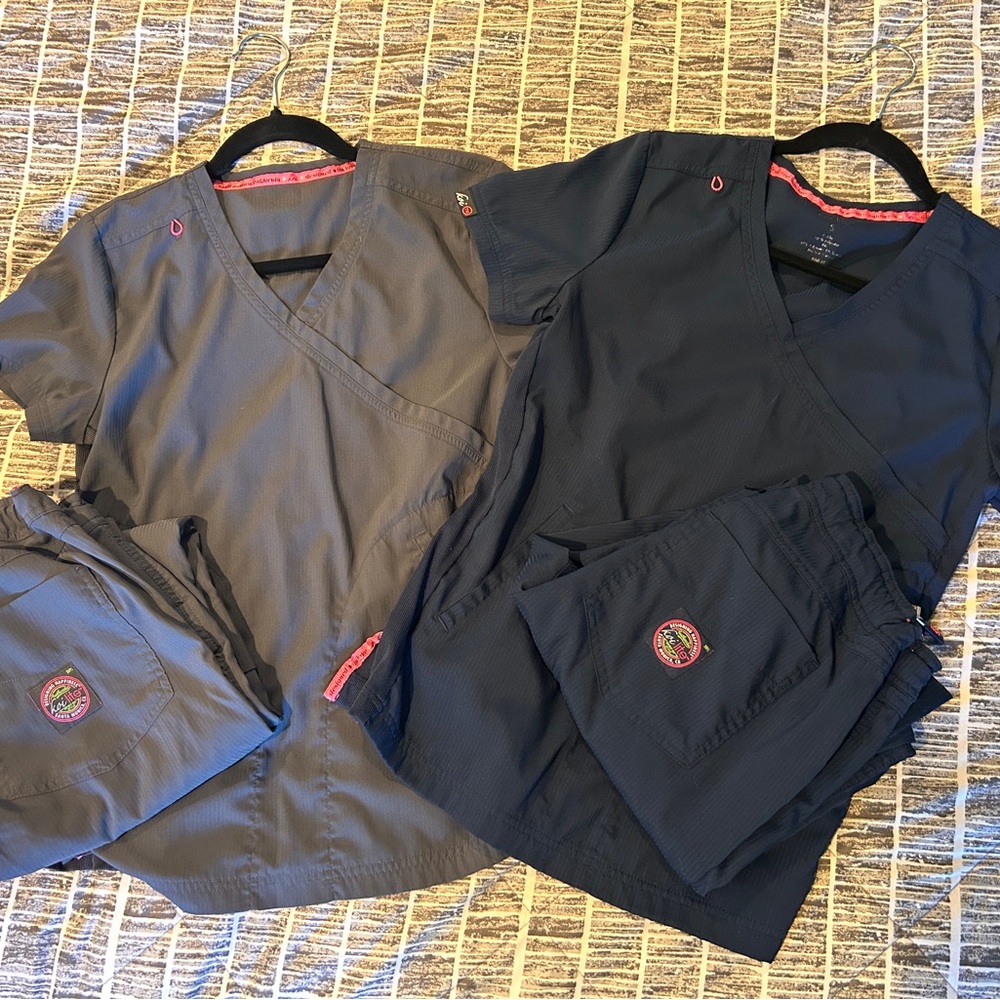 Women's Scrub Set - Gray and Navy